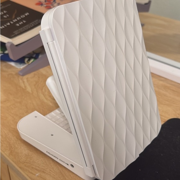 LED Vanity Mirror - Picture 4 of 9